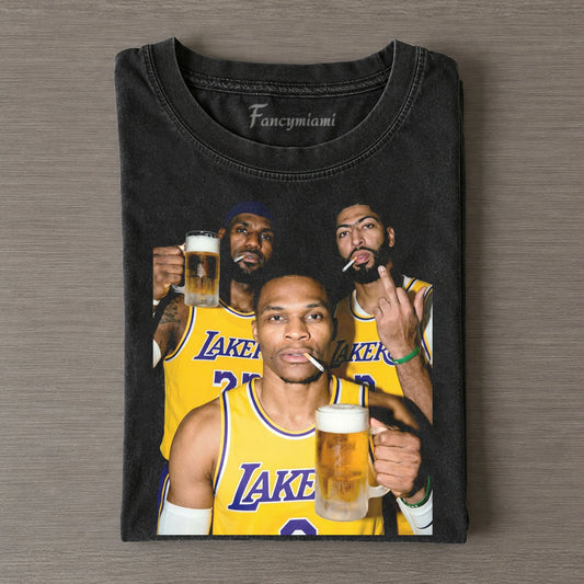 VINTAGE BASKETBALL TRIO NIGHT VIBES PORTRAIT ART TEE